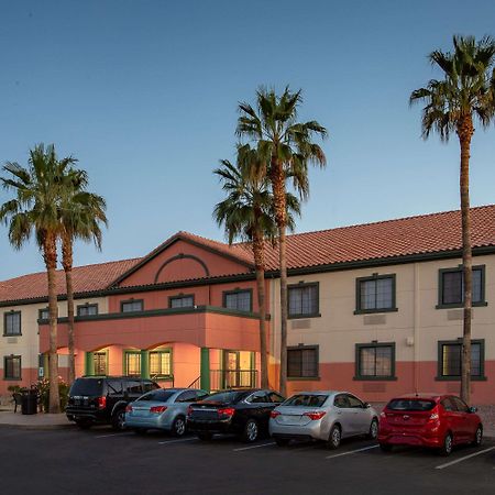 Baymont By Wyndham Phoenix I-10 Near 51St Ave Bagian luar foto