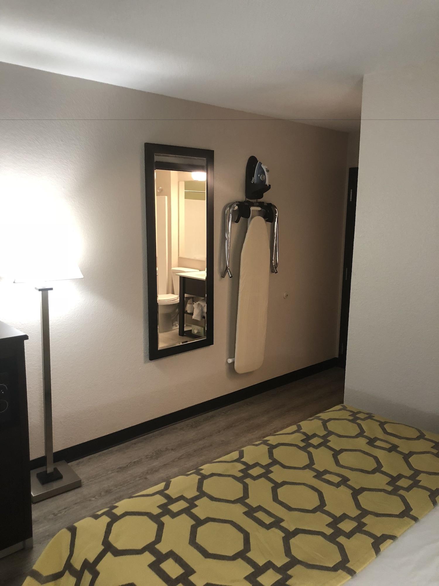 Baymont By Wyndham Phoenix I-10 Near 51St Ave Bagian luar foto