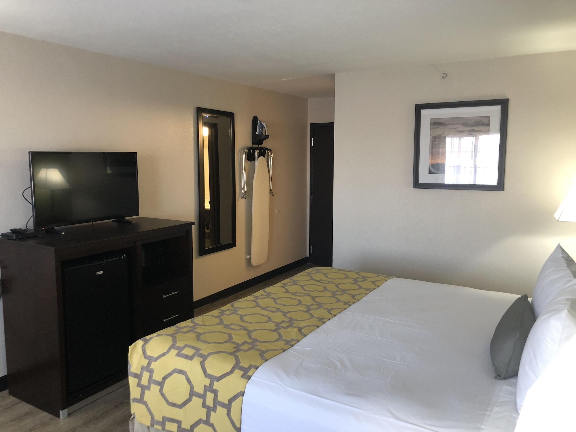Baymont By Wyndham Phoenix I-10 Near 51St Ave Bagian luar foto