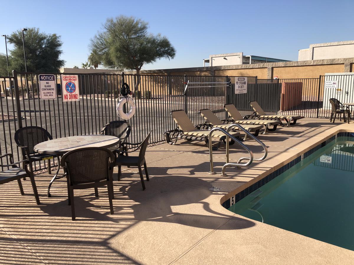 Baymont By Wyndham Phoenix I-10 Near 51St Ave Bagian luar foto