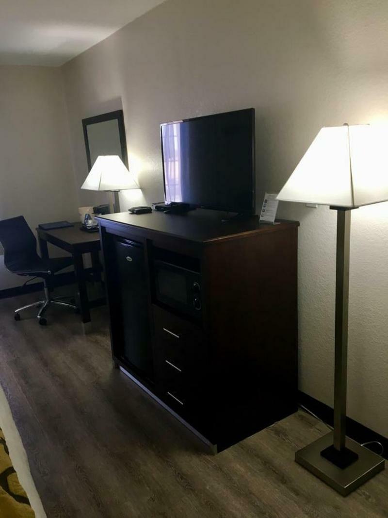 Baymont By Wyndham Phoenix I-10 Near 51St Ave Bagian luar foto